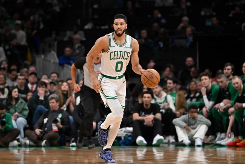 Tỏa sáng tại NBA All-Star và chung kết NBA, góp phần đưa Celtics vào top đầu.
