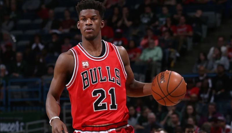 Trụ cột ghi điểm và phòng thủ xuất sắc, từng lập nhiều kỷ lục cá nhân đáng nhớ cho Bulls